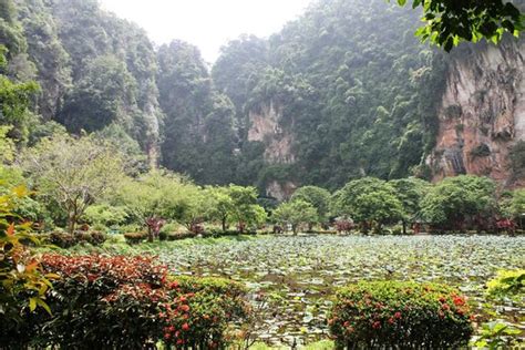 Le Kek Lok Tong, Une Grotte Sacrée et Un Jardin Botanique Époustouflant!