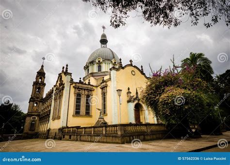  L'Église de la Sainte-Trinité à Addis-Abeba: Un trésor architectural et spirituel à découvrir absolument!