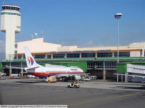 코타키나발루 공항, 그리고 그곳에서 만난 이상한 고양이