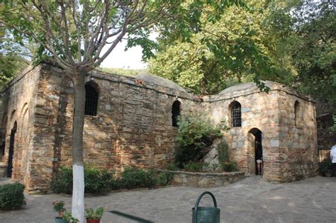 La Maison de la Vierge Marie: Un sanctuaire mystérieux au cœur des montagnes turques!