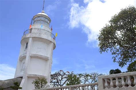  Le Cimetière des Marins de Vũng Tàu: Une Ode à l’Histoire et au Paysage