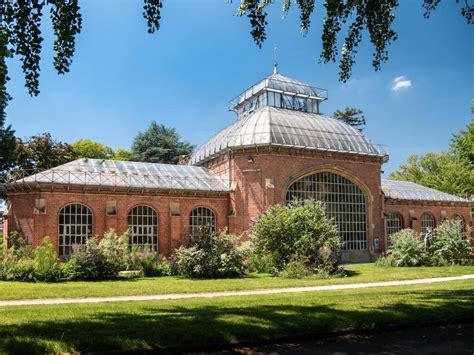  Le Jardin Botanique de Willemstad: Un havre de paix verdoyant dans une ville animée !