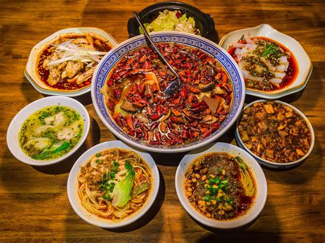 Le Musée de la Cuisine de Sichuan: Une Odyssée Gastronomique Délicieuse et Piquante !