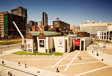 Le Musée des Arts Contemporains de Montréal: Une Exploration Vibrant de la Créativité Moderne!