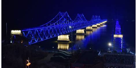  Le Pont de l'Amitié Sino-Coréenne: Un symbole audacieux sur les eaux tumultueuses !