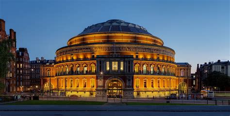   Le Royal Albert Hall : Un Monument à l’Architecture Victorgiène et aux Performances de Prestige !