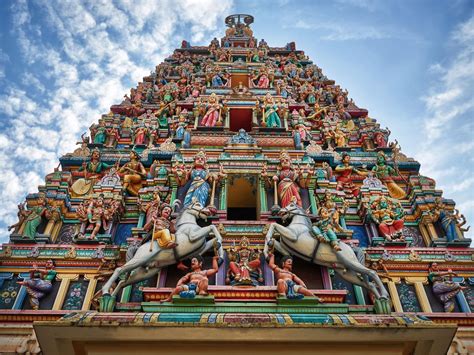 Le Sri Mahamariamman Temple: Un joyau architectural dans le cœur battant de Kuala Lumpur !