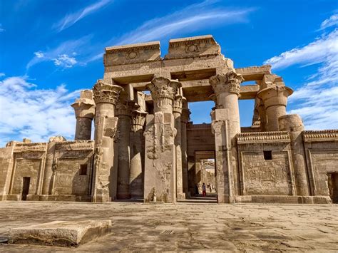  Le Temple de Kom Ombo: Un joyau architectural dédié à deux divinités !