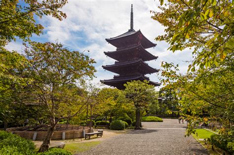 Le Toji Temple, majestueux symbole architectural de l'histoire bouddhique!